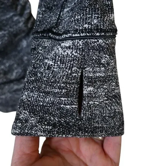 lululemon athletica Black and Gray Jacket - Picture 10 of 12